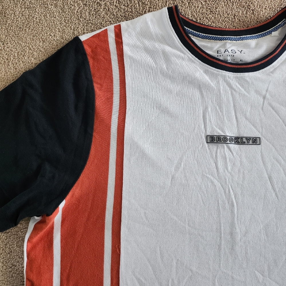 White tee